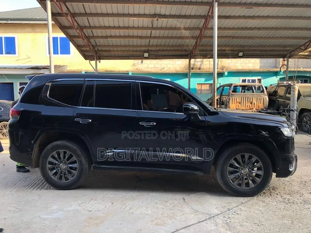 Toyota Land Cruiser 5.7 V8 2012 Black