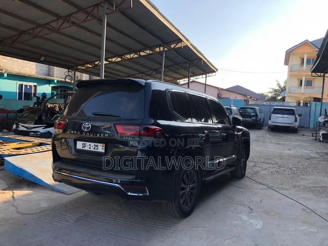 Toyota Land Cruiser 5.7 V8 2012 Black