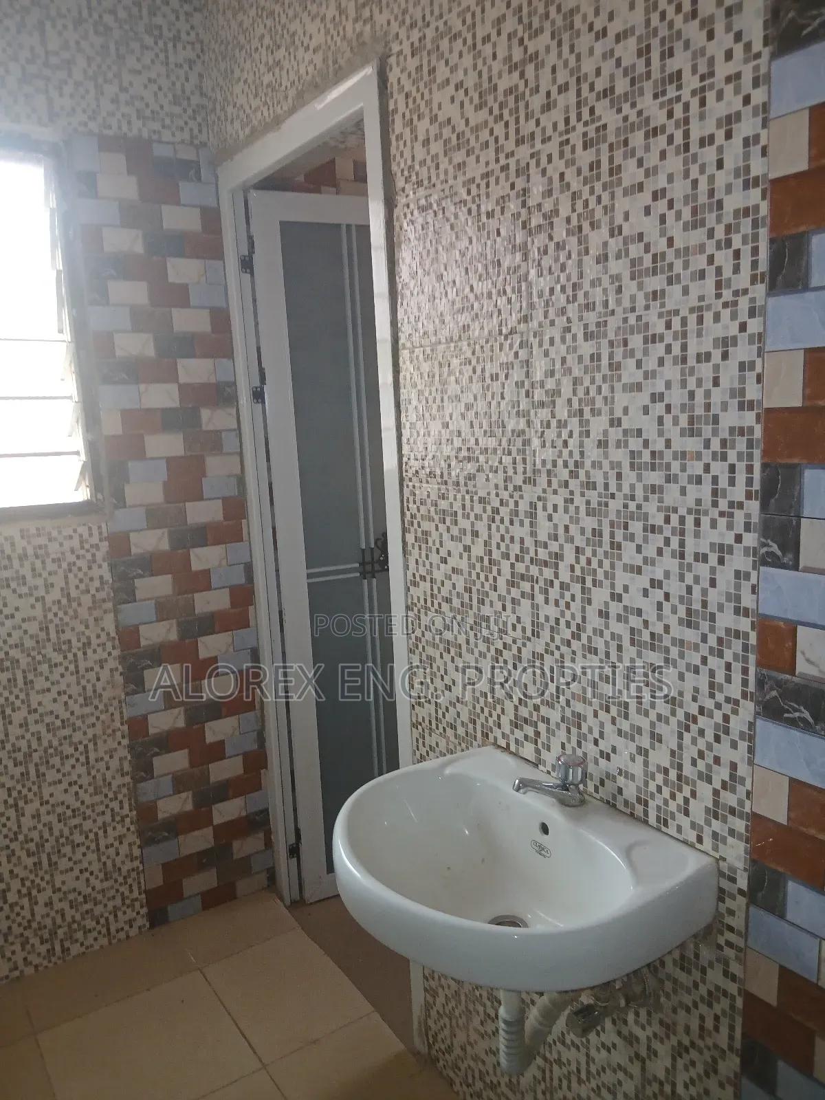 3bdrm Apartment in Ayi Mensa, Oyarifa for rent