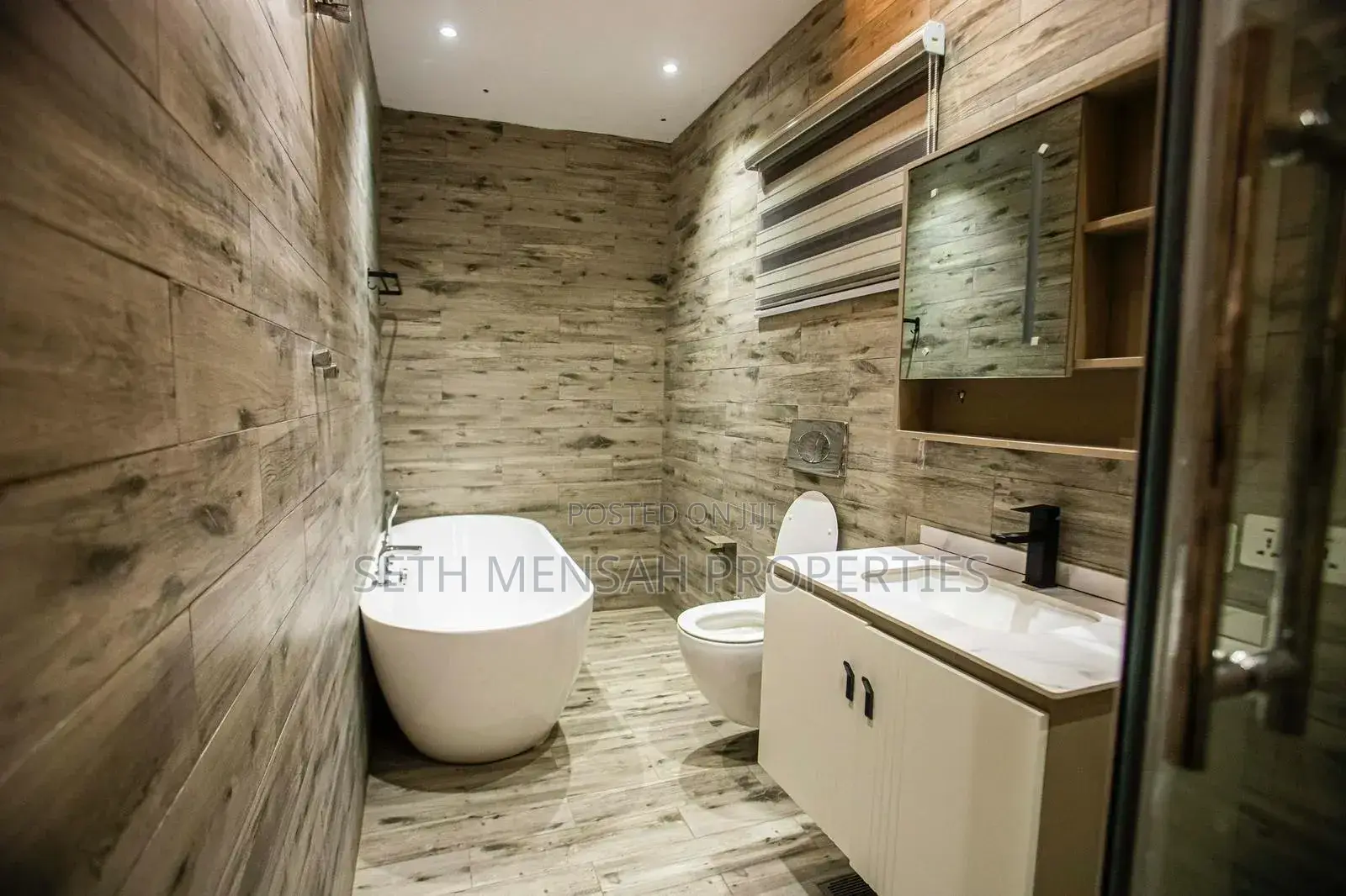 4bdrm House in Pokuase for sale