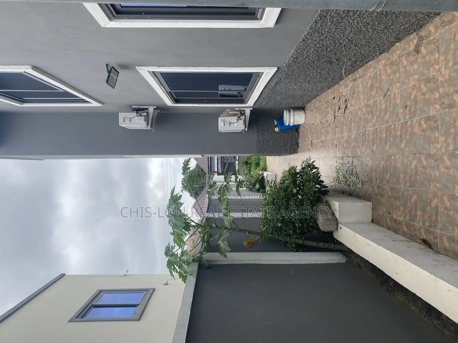 4bdrm Duplex in Chis-Lon Real Estate, Adam Nana for sale