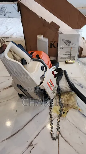 Deko-Branded Chainsaw