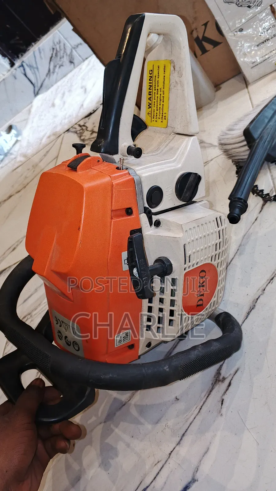 Deko-Branded Chainsaw