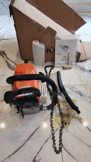 Deko-Branded Chainsaw