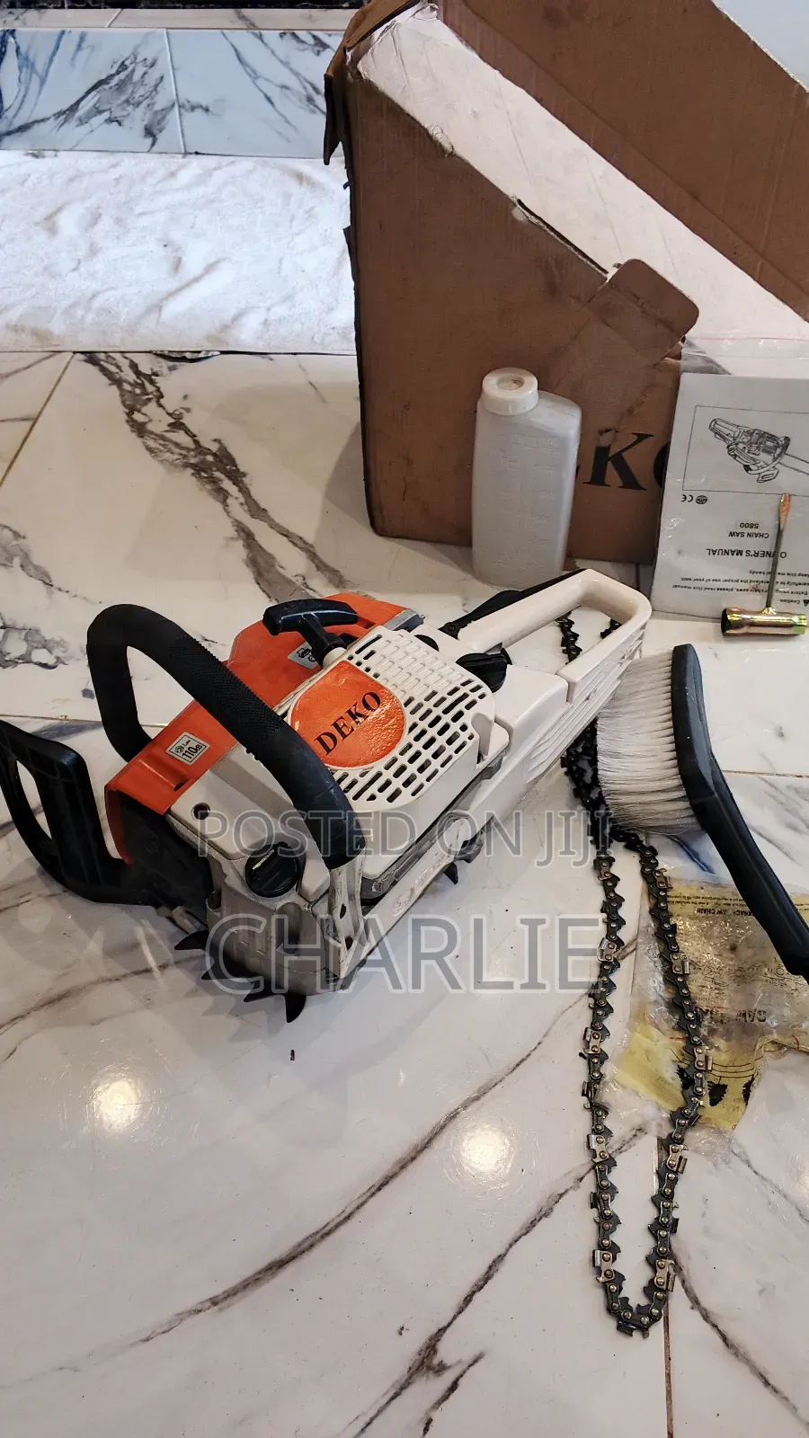 Deko-Branded Chainsaw