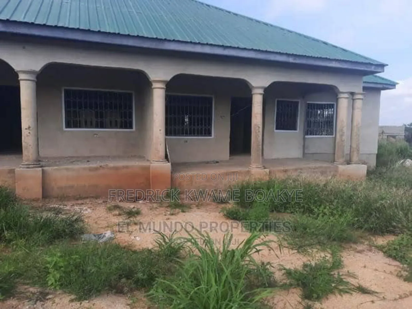 6bdrm House in Brother K Estate, Kumasi Metropolitan for sale