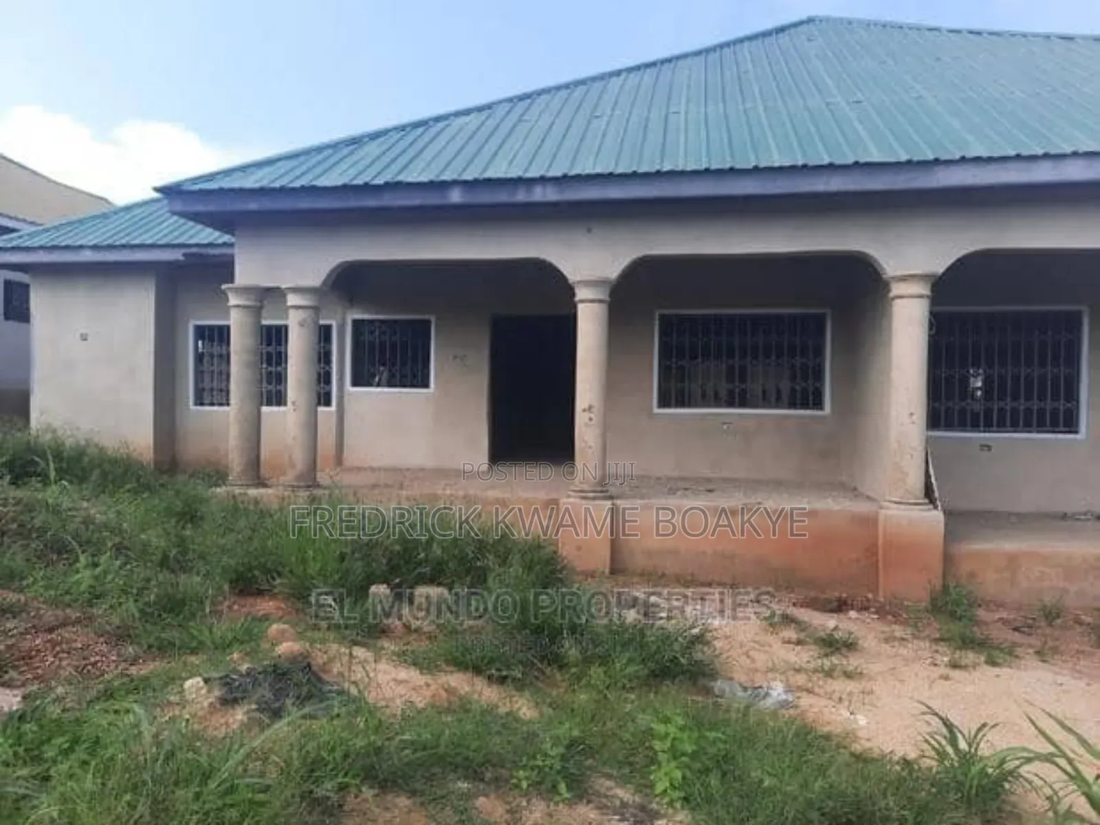 6bdrm House in Brother K Estate, Kumasi Metropolitan for sale