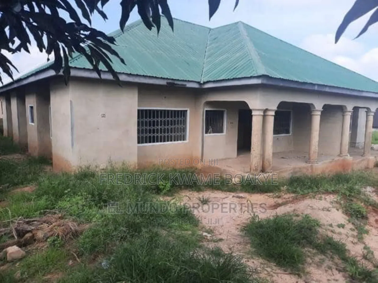 6bdrm House in Brother K Estate, Kumasi Metropolitan for sale