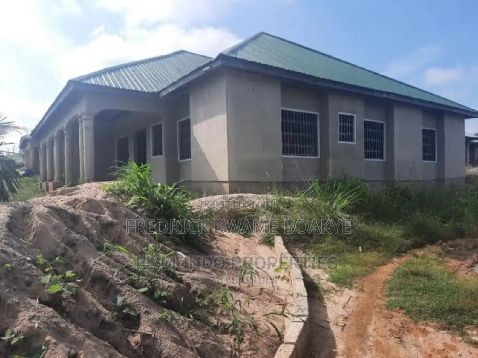 6bdrm House in Brother K Estate, Kumasi Metropolitan for sale