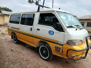 Hyundai H-100 2001 White