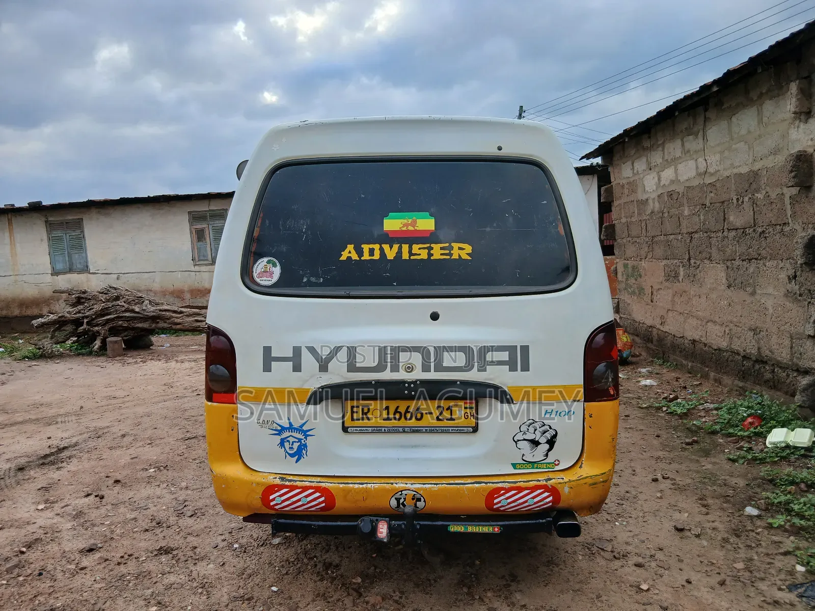 Hyundai H-100 2001 White
