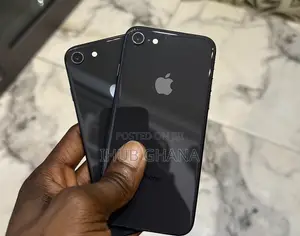 Apple iPhone SE (2020) 64 GB Black