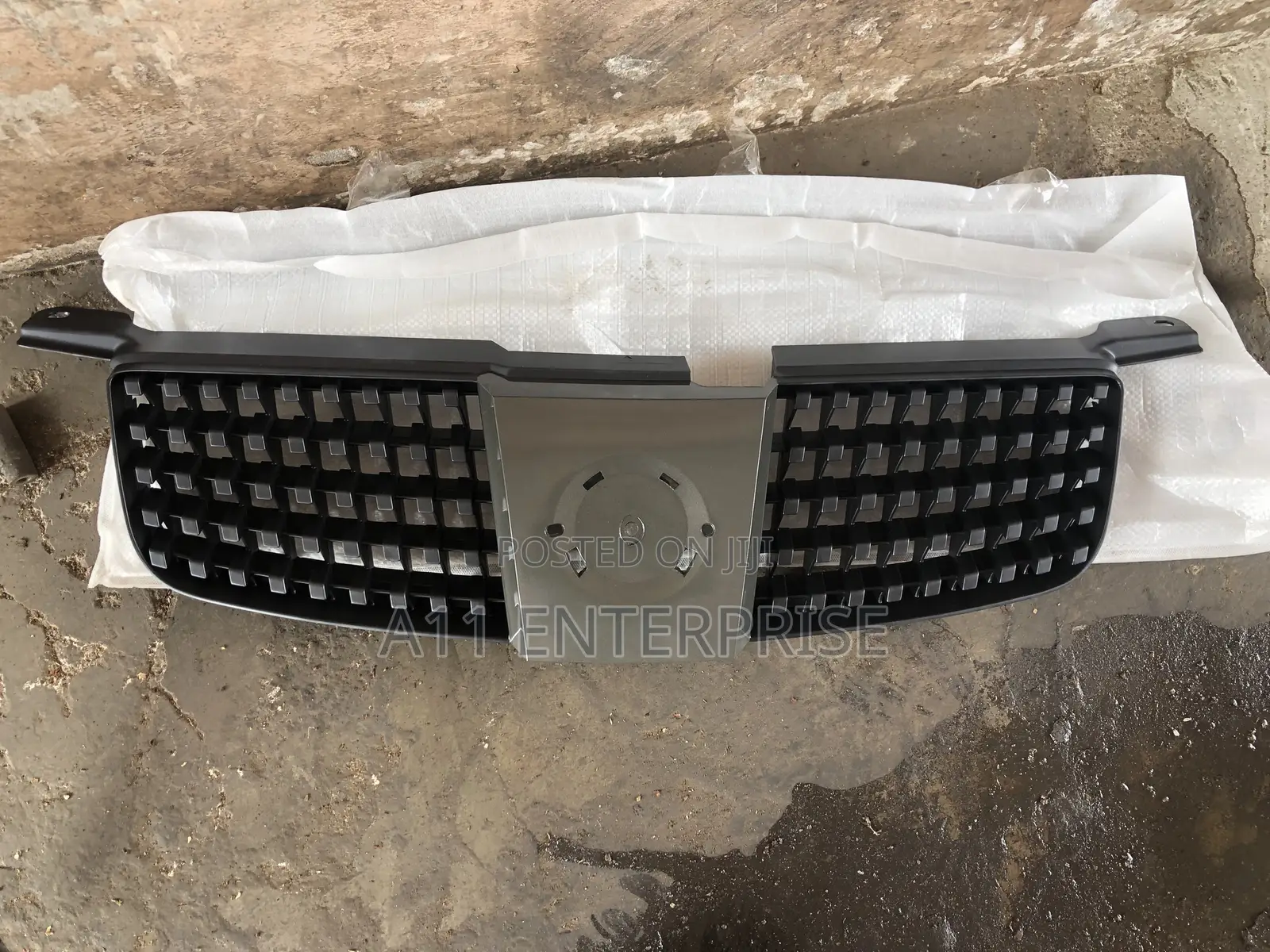 Nissan Sentra 2004 Front Grill