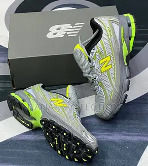 New Balance 740 Sneakers
