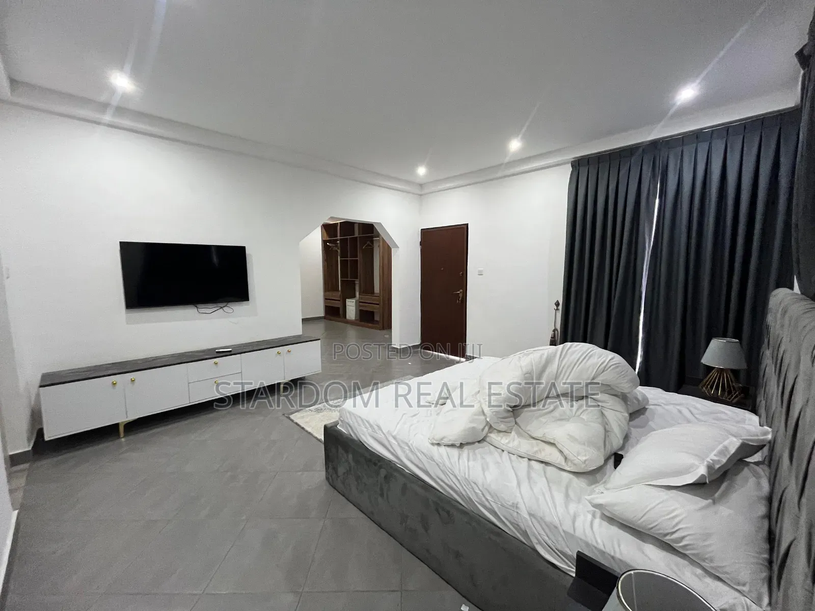 Furnished 4bdrm Duplex in Anc Mall, East Legon for rent