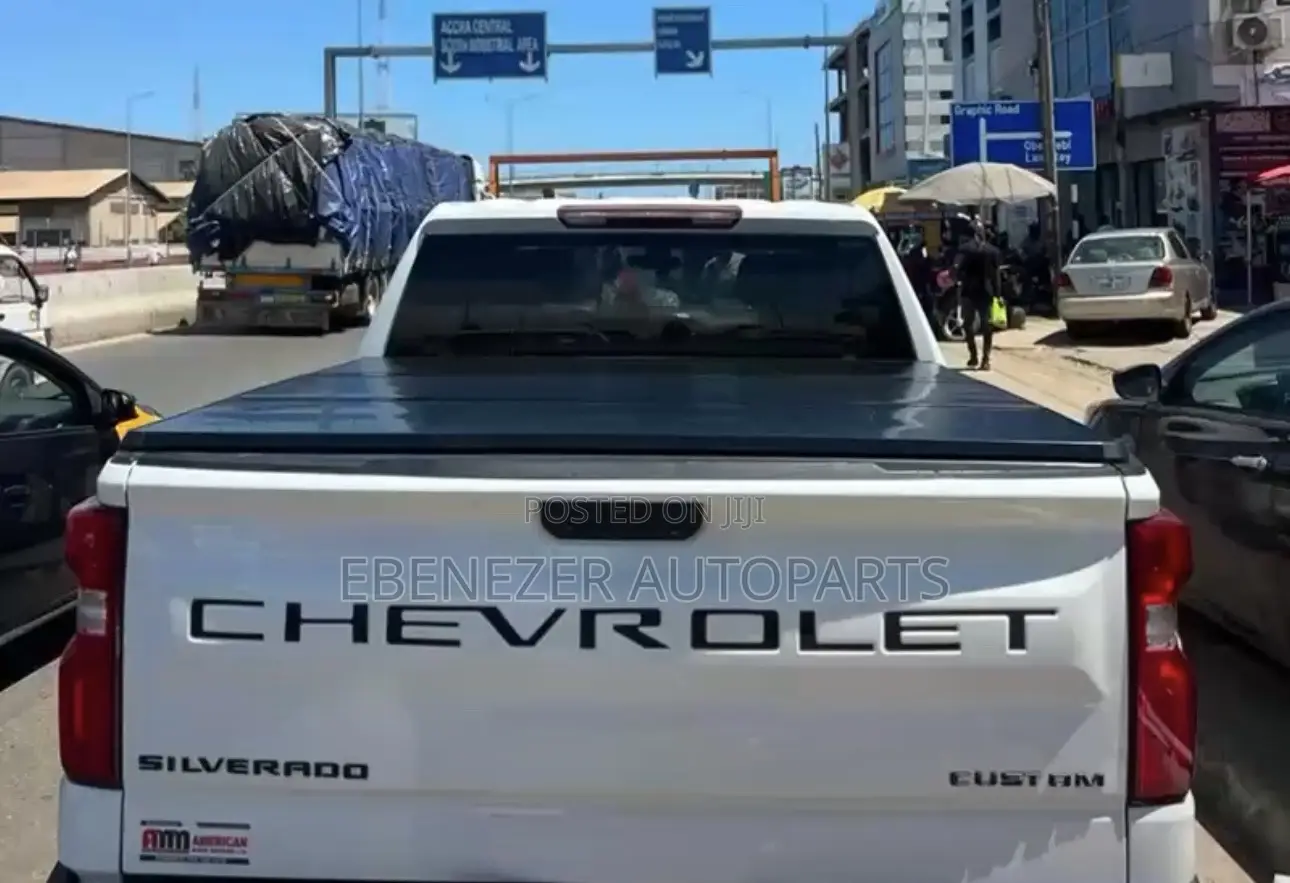 Chevrolet Silverado Bucket Cover