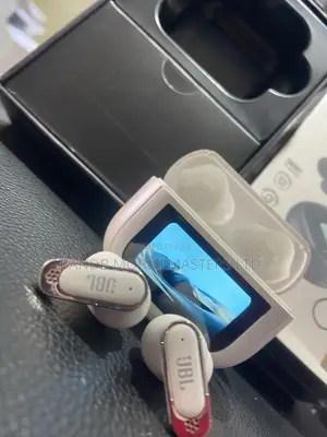 JBL Tour Pro 5