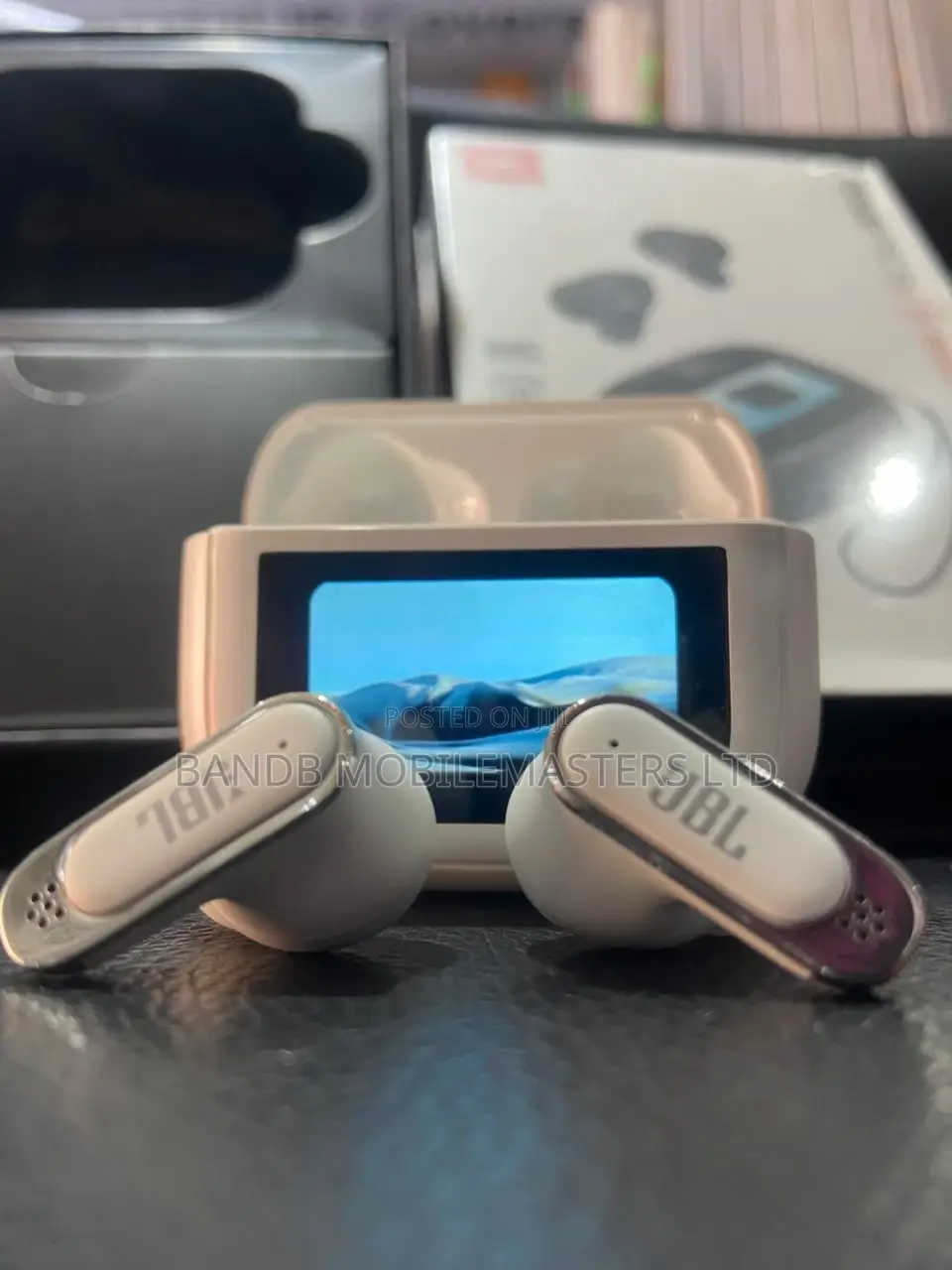 JBL Tour Pro 5