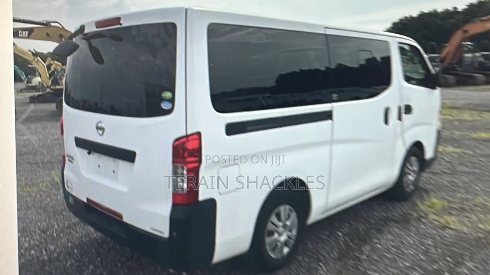 Nissan Caravan (Urvan) 2016 White