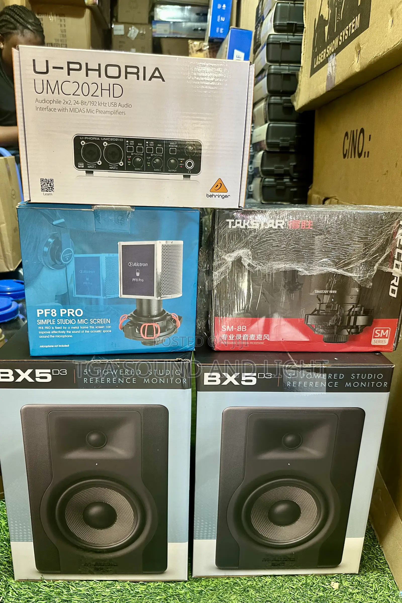 Studio Gadgets Set
