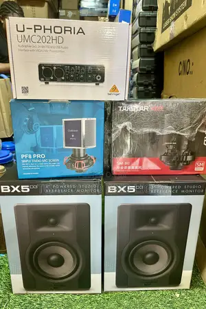 Studio Gadgets Set