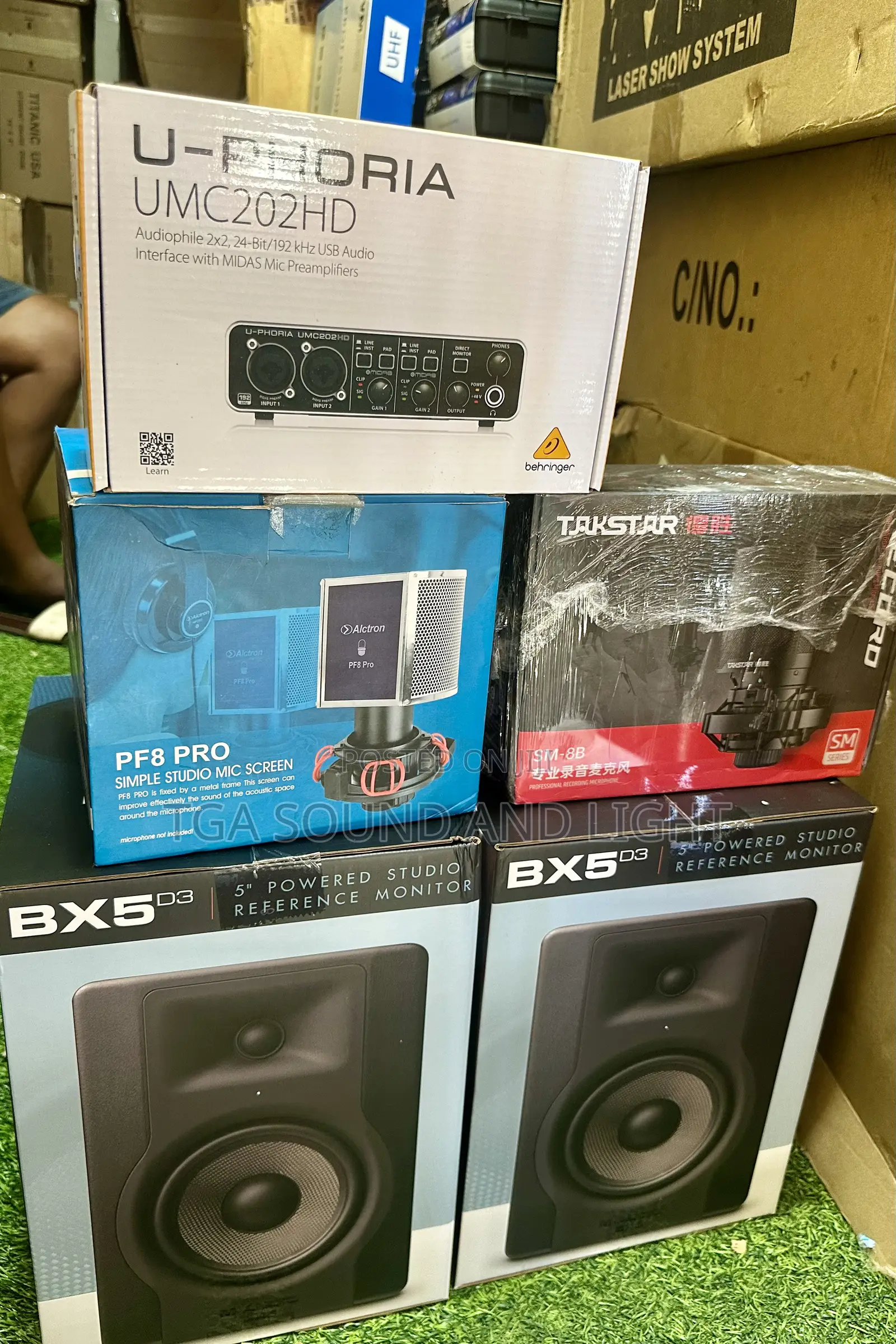 Studio Gadgets Set