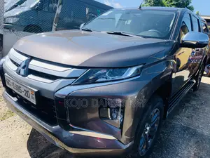 Mitsubishi L200 Double Cab 2.2 4WD 2020 Brown