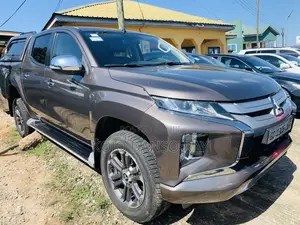 Mitsubishi L200 Double Cab 2.2 4WD 2020 Brown