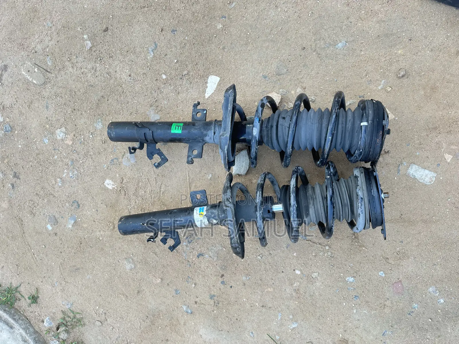 Nissan Rogue 2017 Front Shocks