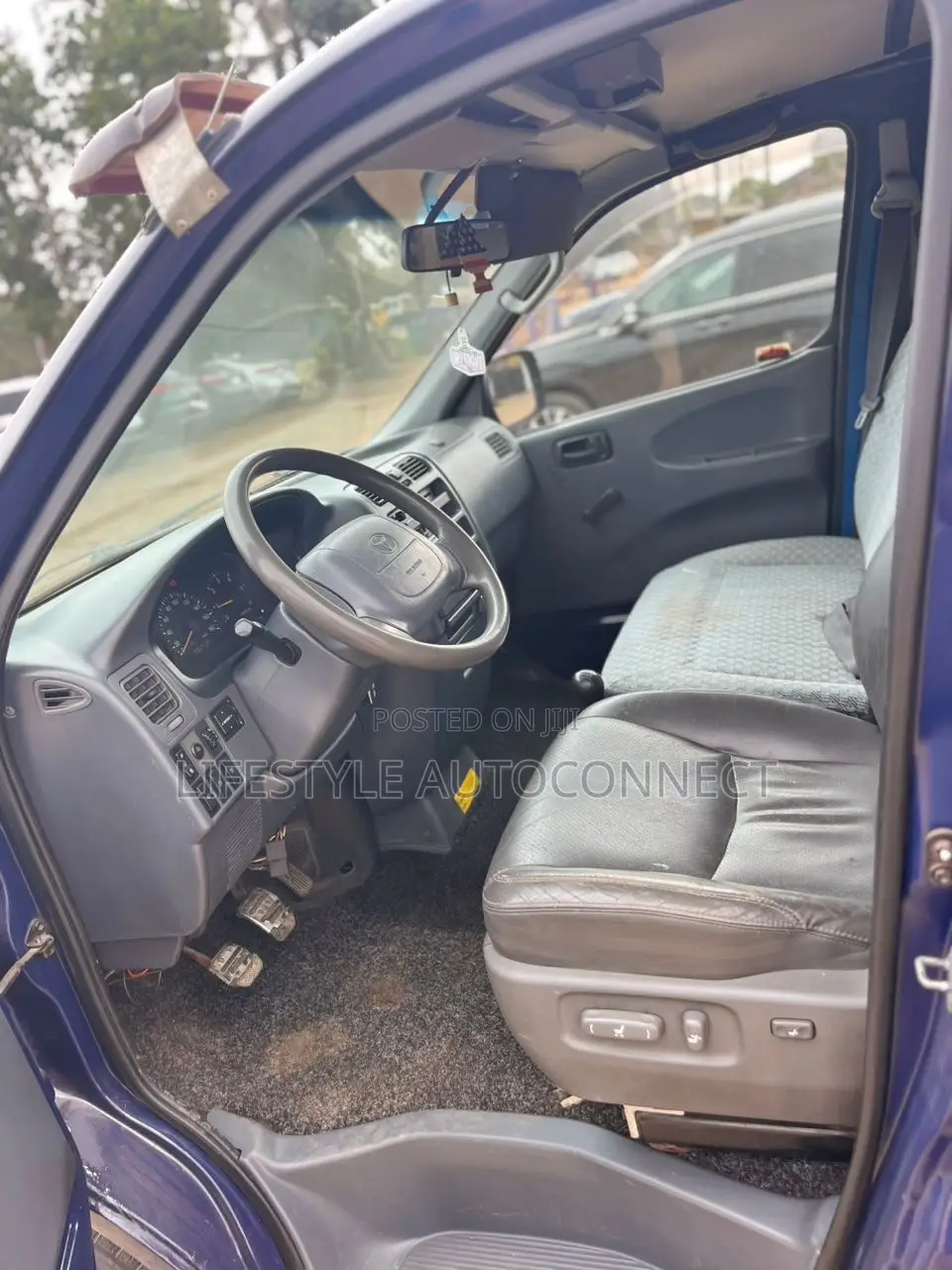 Toyota HiAce 2007 Blue