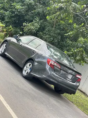 Toyota Camry SE 4dr Sedan (2.5L 4cyl 6A) 2014 Gray