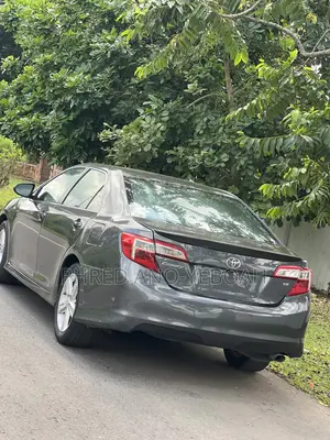 Toyota Camry SE 4dr Sedan (2.5L 4cyl 6A) 2014 Gray