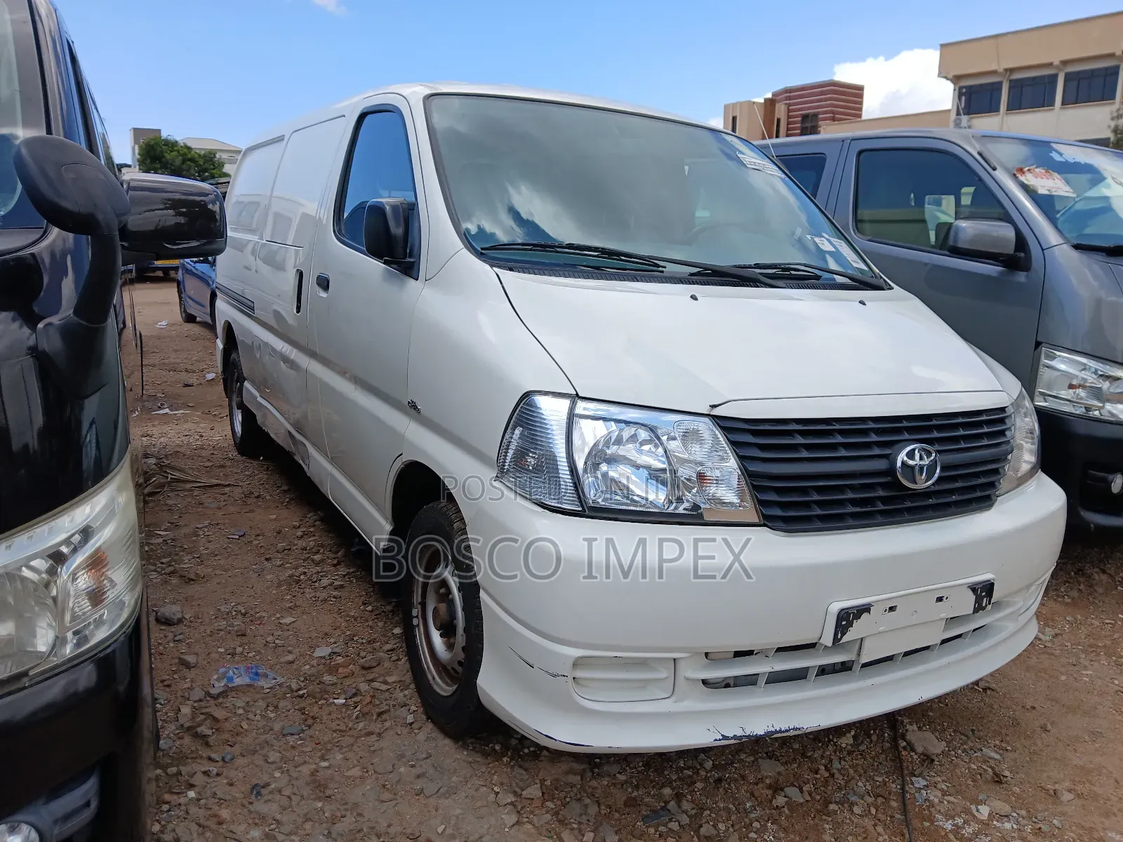 Toyota HiAce 2002 White