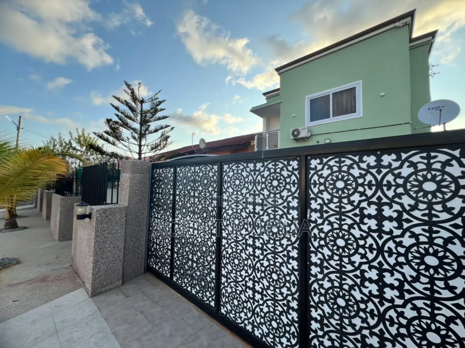 Furnished 3bdrm Townhouse / Terrace in Manet Court Estate for rent