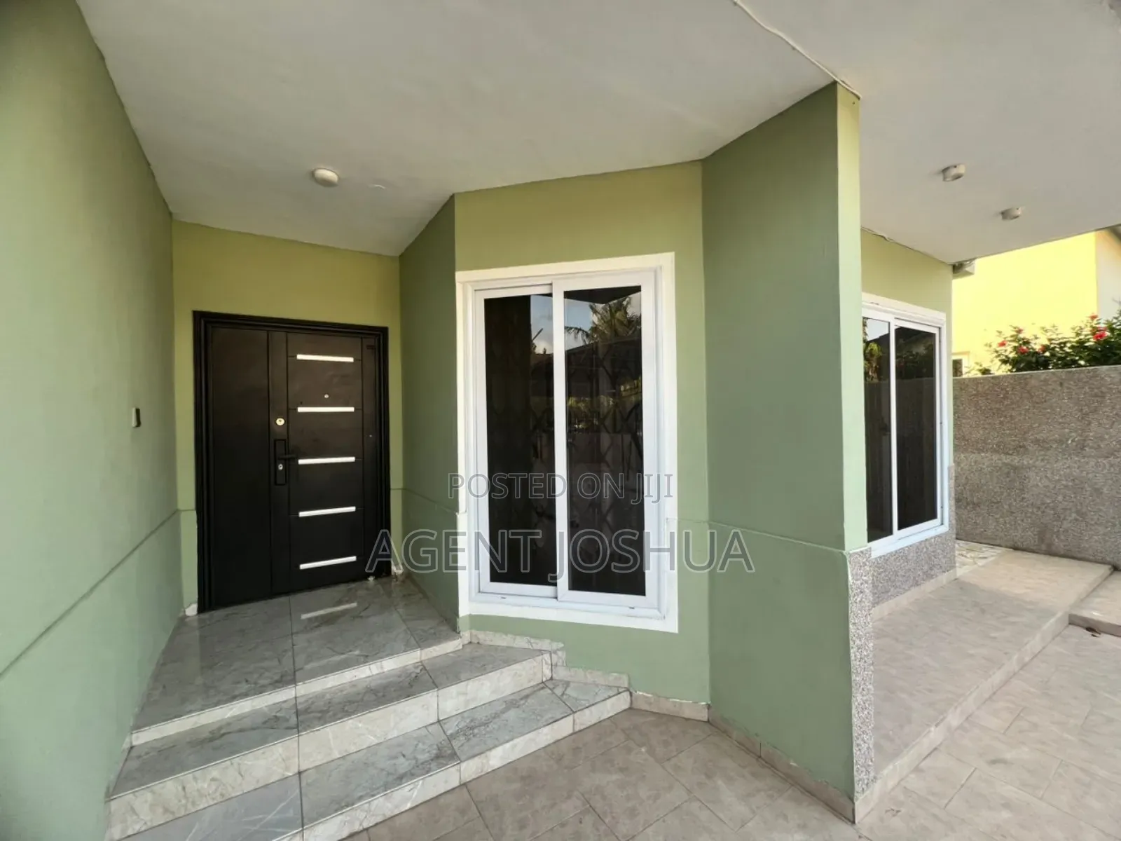Furnished 3bdrm Townhouse / Terrace in Manet Court Estate for rent