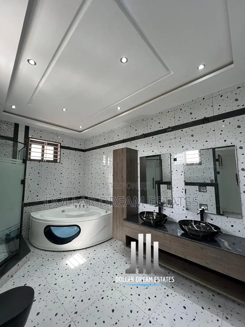 6bdrm House in Adjiriganor for sale