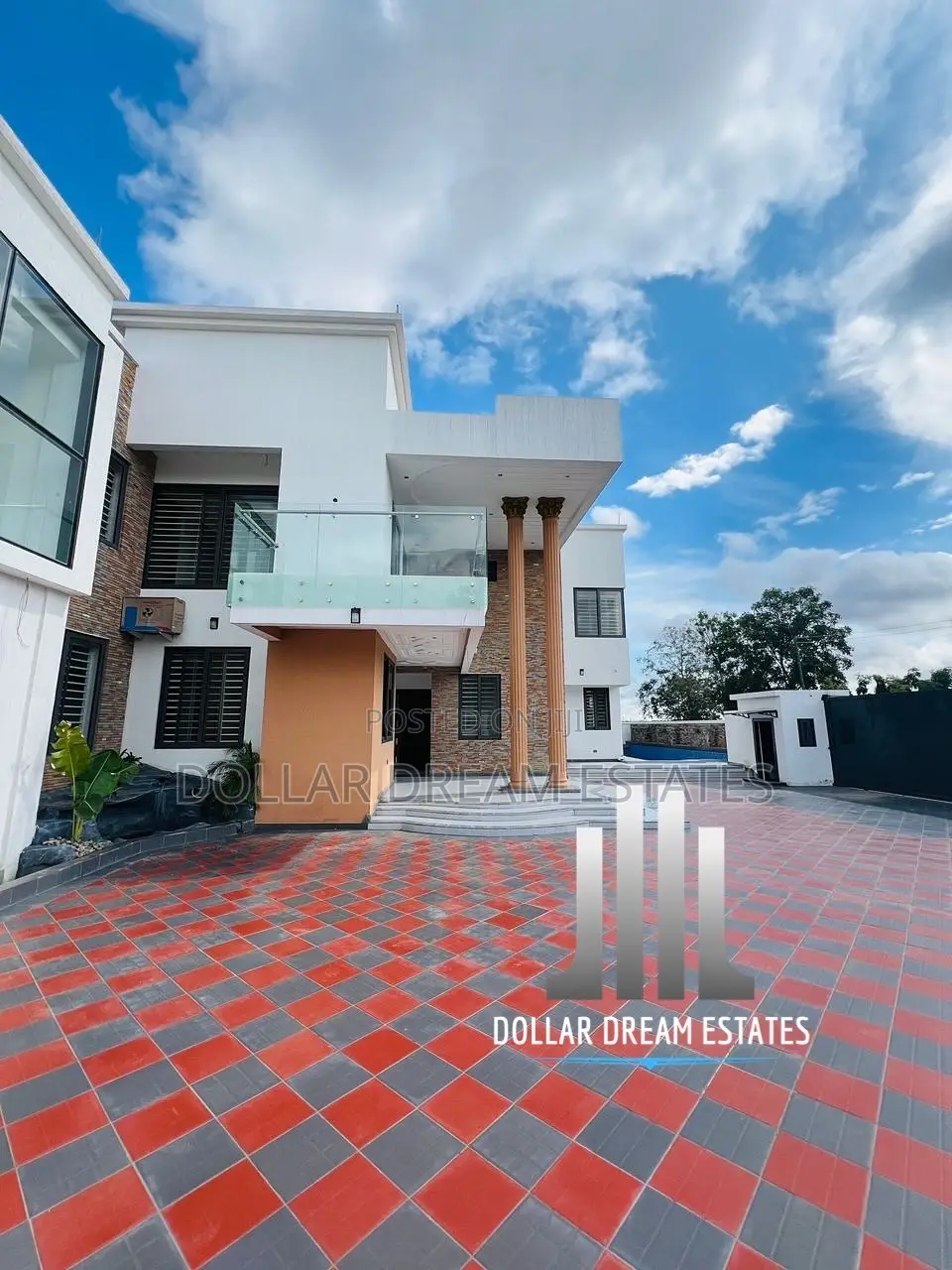 6bdrm House in Adjiriganor for sale