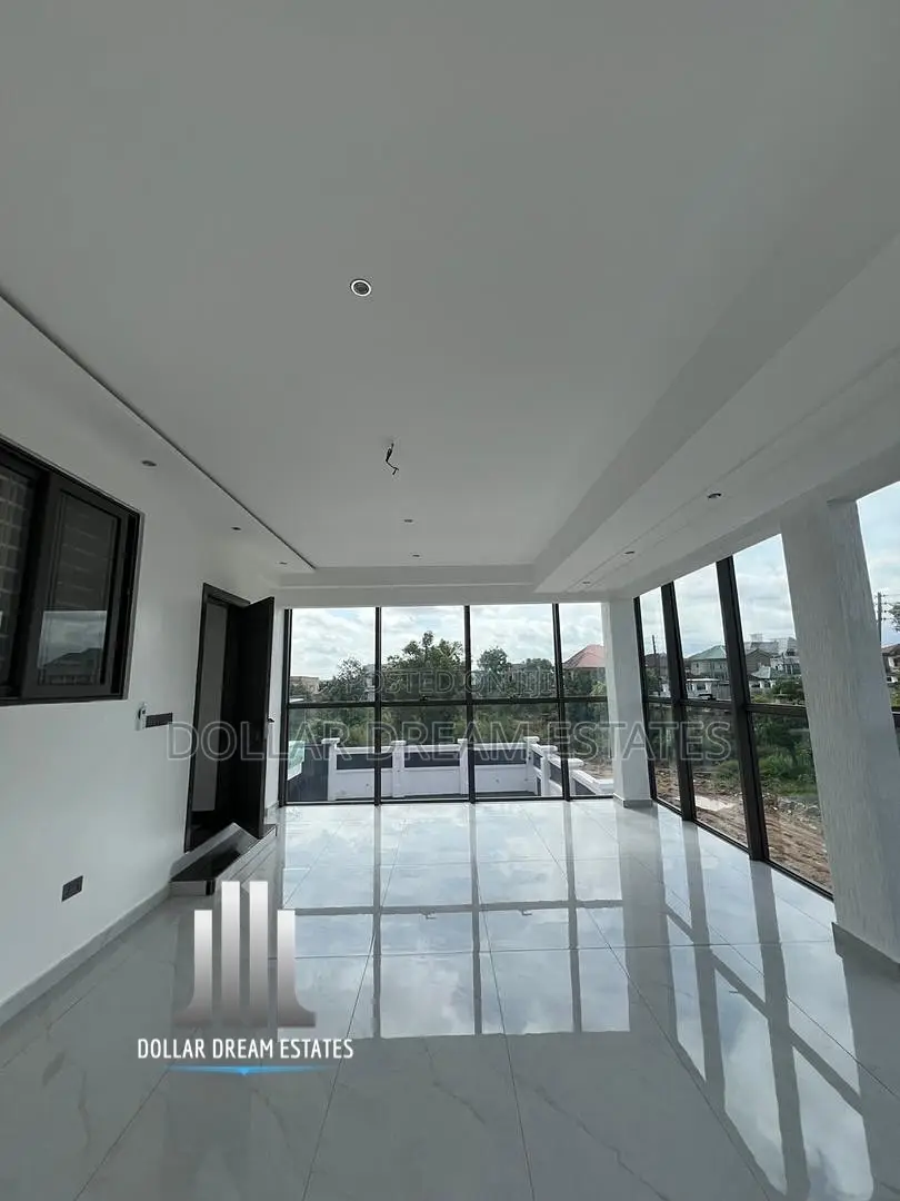 6bdrm House in Adjiriganor for sale