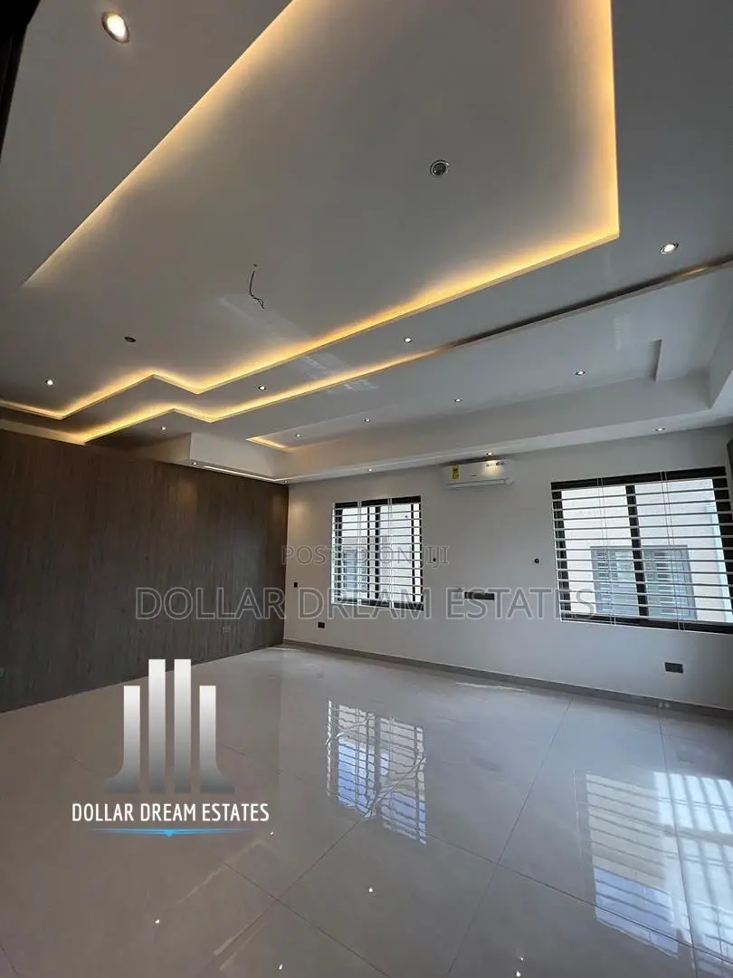 6bdrm House in Adjiriganor for sale