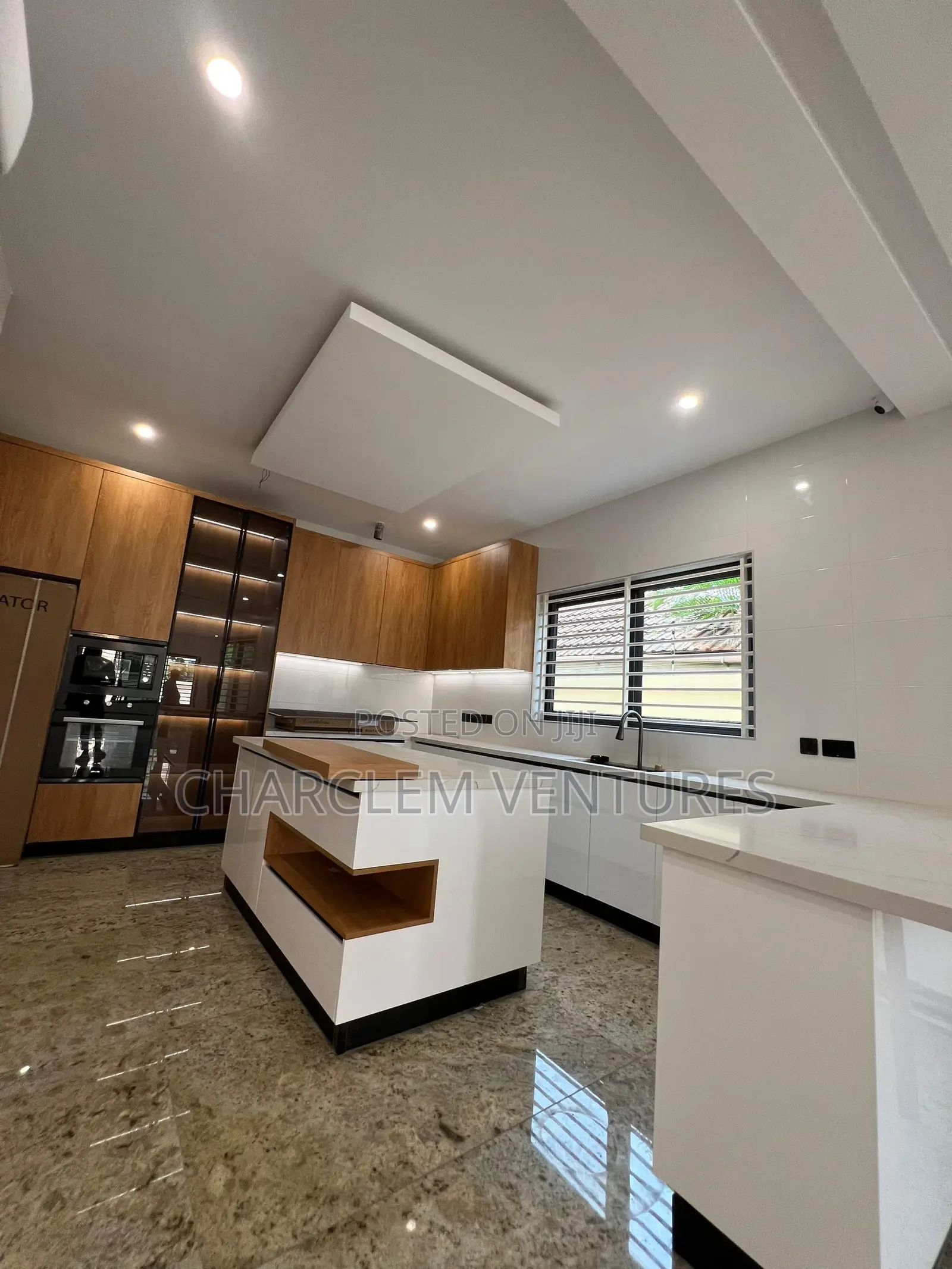 5bdrm House in Charclem Ventures, A&C Mall Area for sale