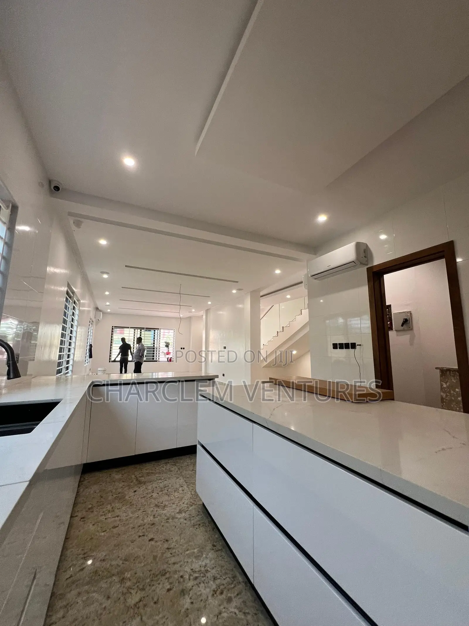 5bdrm House in Charclem Ventures, A&C Mall Area for sale