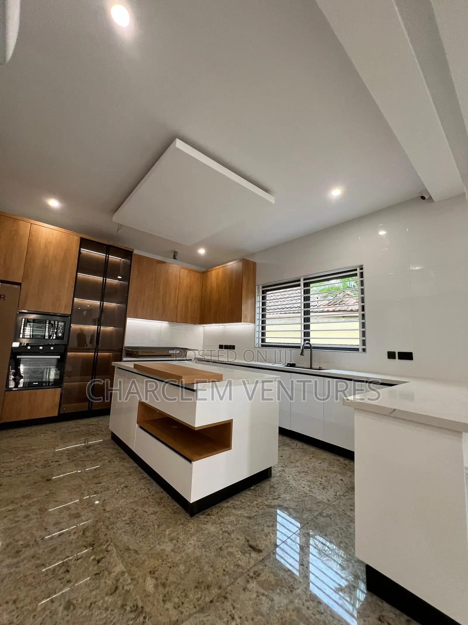 5bdrm House in Charclem Ventures, A&C Mall Area for sale