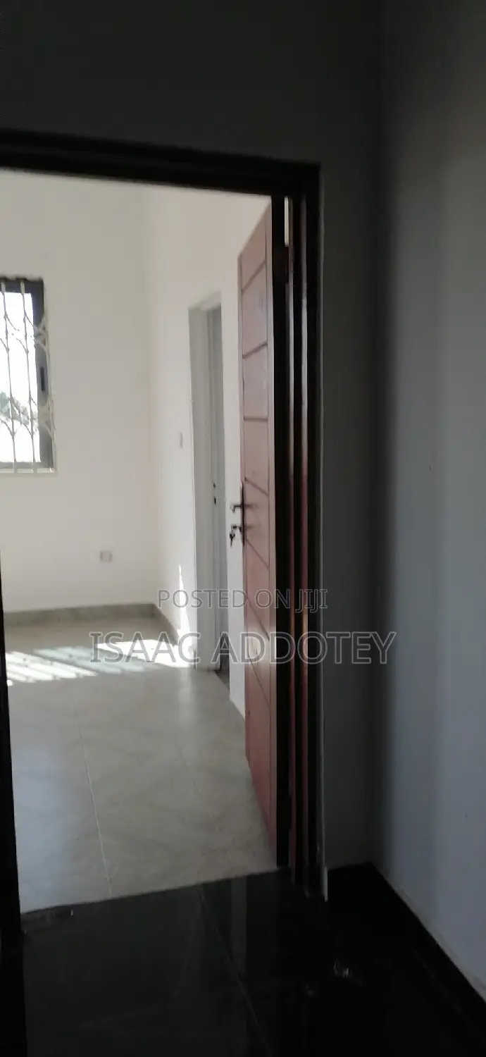 3bdrm Apartment in Lashibi Shallon, Spintex for rent