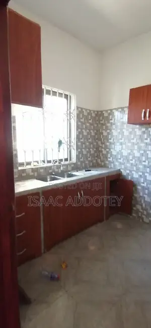 3bdrm Apartment in Lashibi Shallon, Spintex for rent