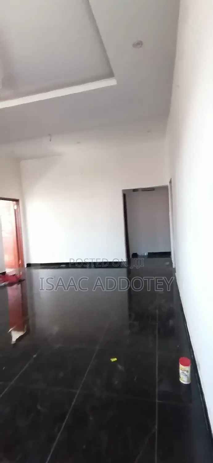 3bdrm Apartment in Lashibi Shallon, Spintex for rent