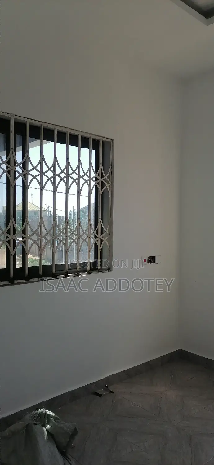 3bdrm Apartment in Lashibi Shallon, Spintex for rent