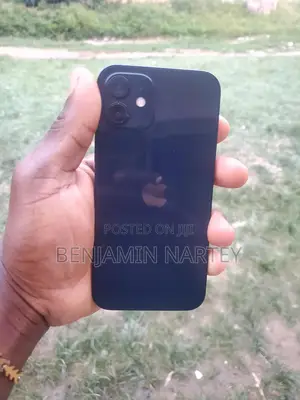 Apple iPhone 12 64 GB Black