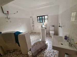 Furnished 6bdrm House in Born To Pray Estate, Atwima Nwabiagya for sale