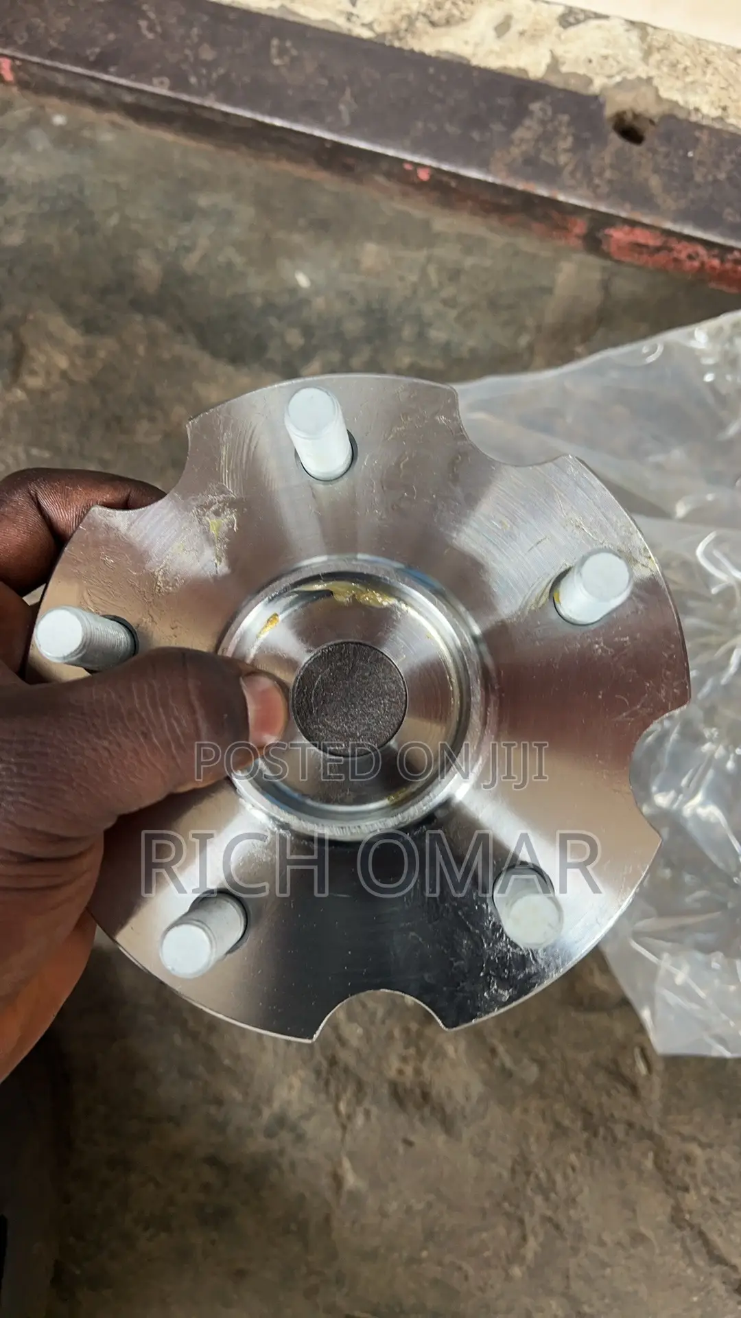 Toyota Rav4 Hubs