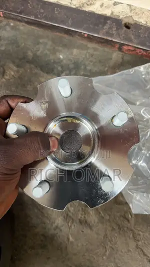 Toyota Rav4 Hubs